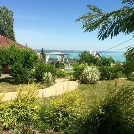 Azur 2 - Panoramic Escape Balatonalmadi