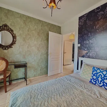 Azur 2 - Panoramic Escape Apartment Balatonalmadi